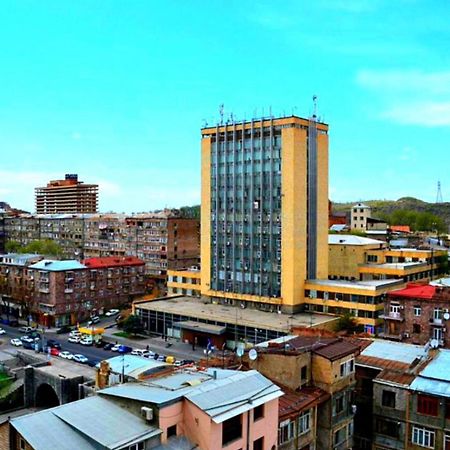 Apartment 18 Saryan Yerevan Bagian luar foto